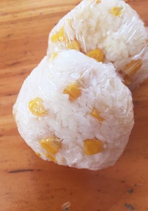 コーンのニンニク醤油バターおにぎり-レシピのメイン写真