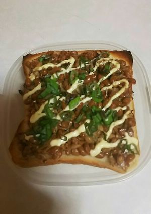 栄養満点！簡単な鯖煮と納豆トースト-レシピのメイン写真