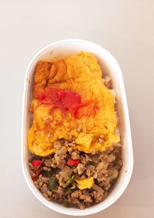 洋風そぼろの卵乗せ丼-レシピのメイン写真