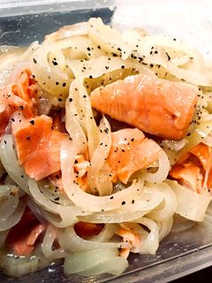玉ねぎが辛くない♡超簡単サーモンマリネ-レシピのメイン写真