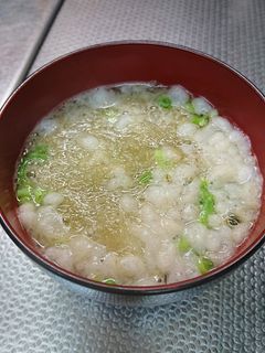 簡単即席でとろろ昆布のお吸い物を-レシピのメイン写真