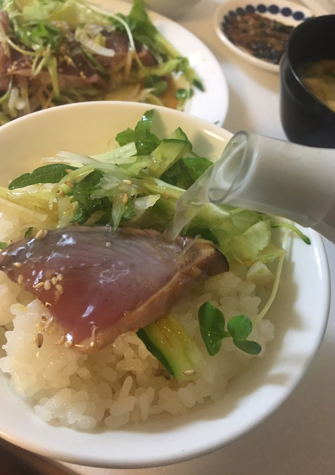 ヤバいくらい旨いカツオのたたきのお茶漬け-レシピのメイン写真