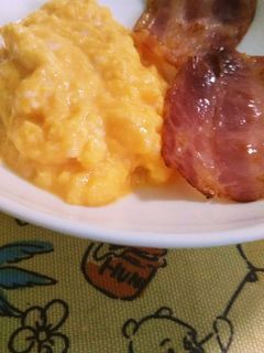 高級ホテルのようなスクランブルエッグ-レシピのメイン写真