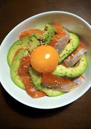 麺つゆでサーモンアボカド丼-レシピのメイン写真
