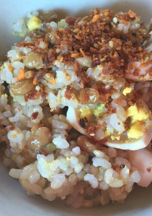 納豆と卵のラー油ふりかけまぜご飯-レシピのメイン写真