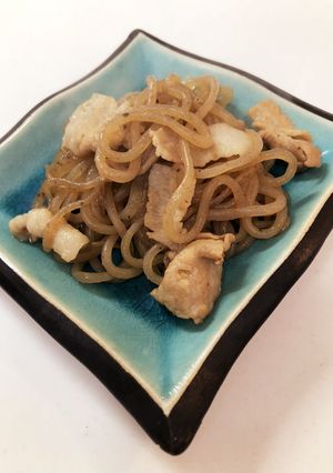 豚バラと糸こんにゃくの炒め煮-レシピのメイン写真