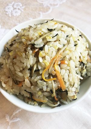 炊飯器で根菜とヒジキの炊き込みご飯-レシピのメイン写真