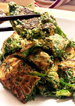 春菊大量消費！超ズボラ簡単チヂミ-レシピのメイン写真