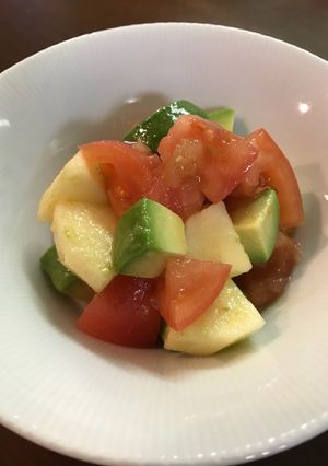 アボカドとトマトとりんごのサラダ-レシピのメイン写真