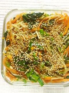 作りおきに♪ほうれん草と人参の麺つゆ炒め-レシピのメイン写真