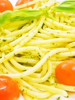 プチトマトと自家製バジルソースのパスタ-レシピのメイン写真