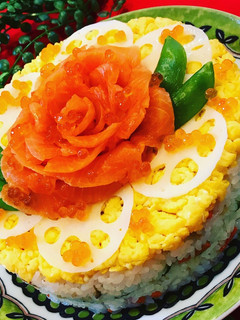ひなまつりに♡サーモン花の寿司ケーキ-レシピのメイン写真