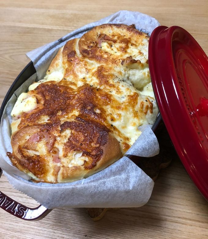 Staubでチーズベーコンロールパン by Creamキヨ 【クックパッド】 簡単