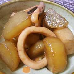 รูปของ ヤーコン・里芋といかの煮もの