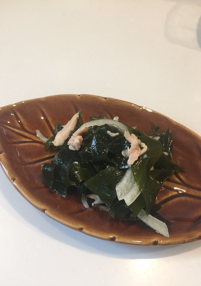もう一品に！わかめとツナと玉ねぎの和え物-レシピのメイン写真