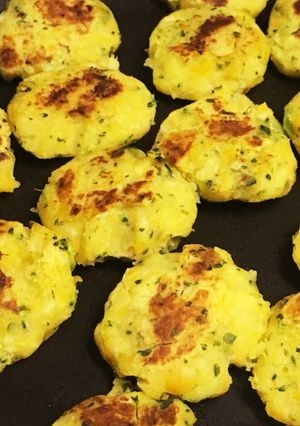 離乳食 後期〜じゃがとカボチャのおやき-レシピのメイン写真