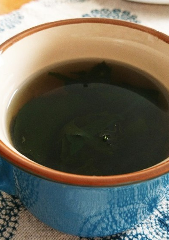 朝ごはんに添えたい簡単わかめのお吸い物-レシピのメイン写真