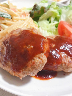 少しの工夫で肉汁ジュワ~!絶品ハンバーグ-レシピのメイン写真