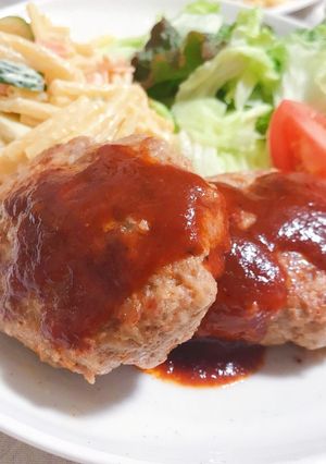 少しの工夫で肉汁ジュワ～！絶品ハンバーグ-レシピのメイン写真