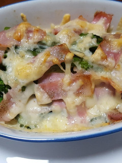 ベーコンと茎ブロッコリーのチーズ焼き-レシピのメイン写真