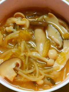セロリもやし きのこの味噌コンソメスープ-レシピのメイン写真