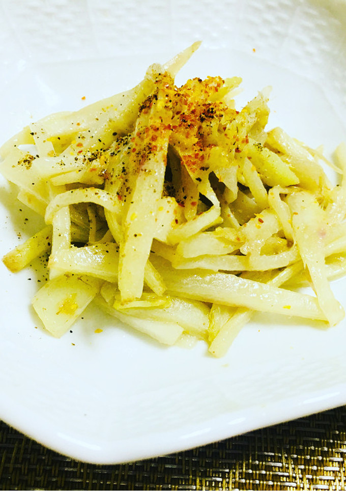 塩酒粕でうまうま♪ウドの皮のきんぴら-レシピのメイン写真