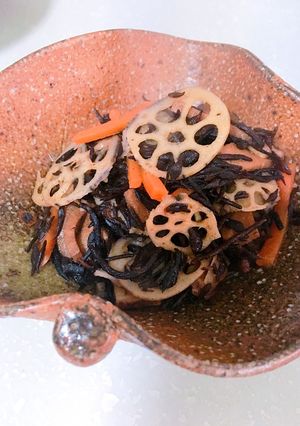 蓮根と牛蒡と高野豆腐入りヒジキ煮-レシピのメイン写真