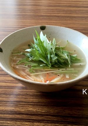 ［簡単 えのき人参 食べる中華スープ ］-レシピのメイン写真