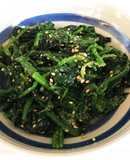 子供が大好きなほうれん草の胡麻和え♡簡単