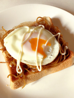 簡単★食パンで焼きそばパン!!-レシピのメイン写真