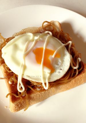 簡単★食パンで焼きそばパン！！-レシピのメイン写真