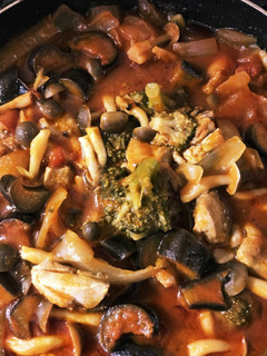 鳥モモ肉のトマト煮込み-レシピのメイン写真