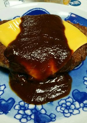 普通の牛100%ハンバーグ-レシピのメイン写真