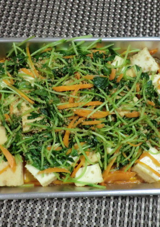 厚揚げと人参と豆苗の胡麻和え-レシピのメイン写真
