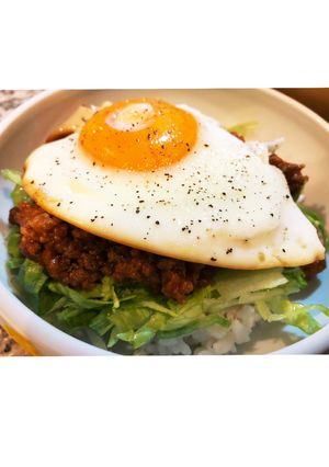 子どもも喜ぶ！ロコモコ風のどんぶり-レシピのメイン写真