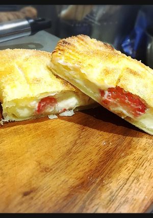 クリームチーズとパルメザンチーズの苺パイ-レシピのメイン写真