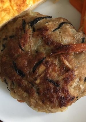 栄養満点!◎ひじき煮とごぼうのハンバーグ-レシピのメイン写真