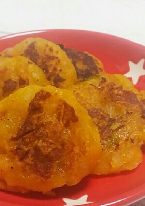 離乳食☆かぼちゃと玉ねぎのもちもちおやき-レシピのメイン写真