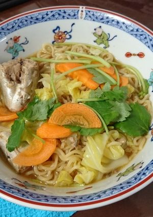 サバ缶と三つ葉の味噌ラーメン-レシピのメイン写真