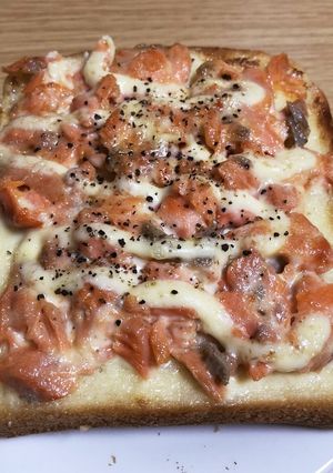 焼き鮭の残りで☆鮭マヨトースト☆-レシピのメイン写真
