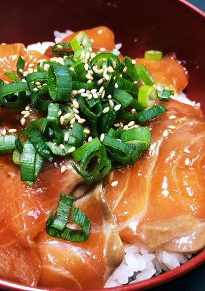 【★超簡単★】一味違うサーモンのづけ丼-レシピのメイン写真