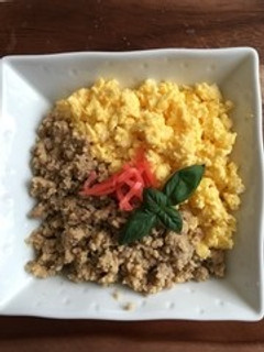 高野豆腐の肉そぼろ2食丼-レシピのメイン写真