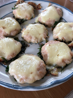 弁当のおかず☆鶏団子でしそチーズ焼き-レシピのメイン写真