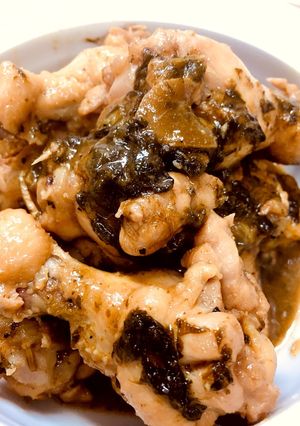 セロリの葉入り手羽元のにんにく醤油煮-レシピのメイン写真