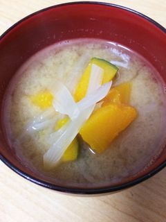 かぼちゃと玉ねぎのお味噌汁*バター風味-レシピのメイン写真