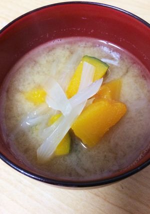 かぼちゃと玉ねぎのお味噌汁＊バター風味-レシピのメイン写真