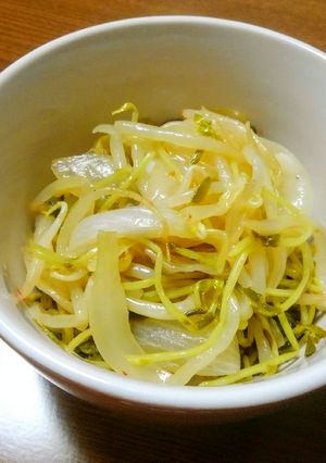 新玉ねぎと豆苗のすっぱ辛炒め-レシピのメイン写真