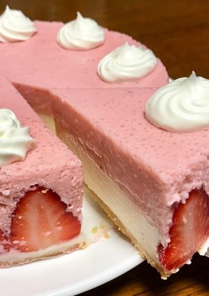 レアチーズとイチゴムースの二層ケーキ-レシピのメイン写真