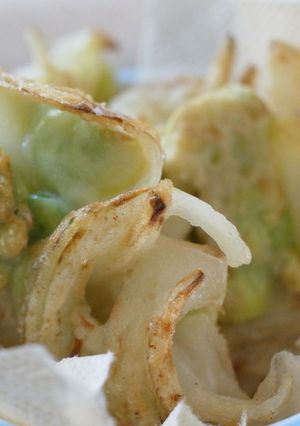 フライパンで玉葱と空豆のかき揚げ-レシピのメイン写真