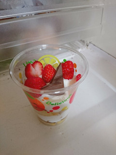 苺のショートケーキ風パフェ-レシピのメイン写真
